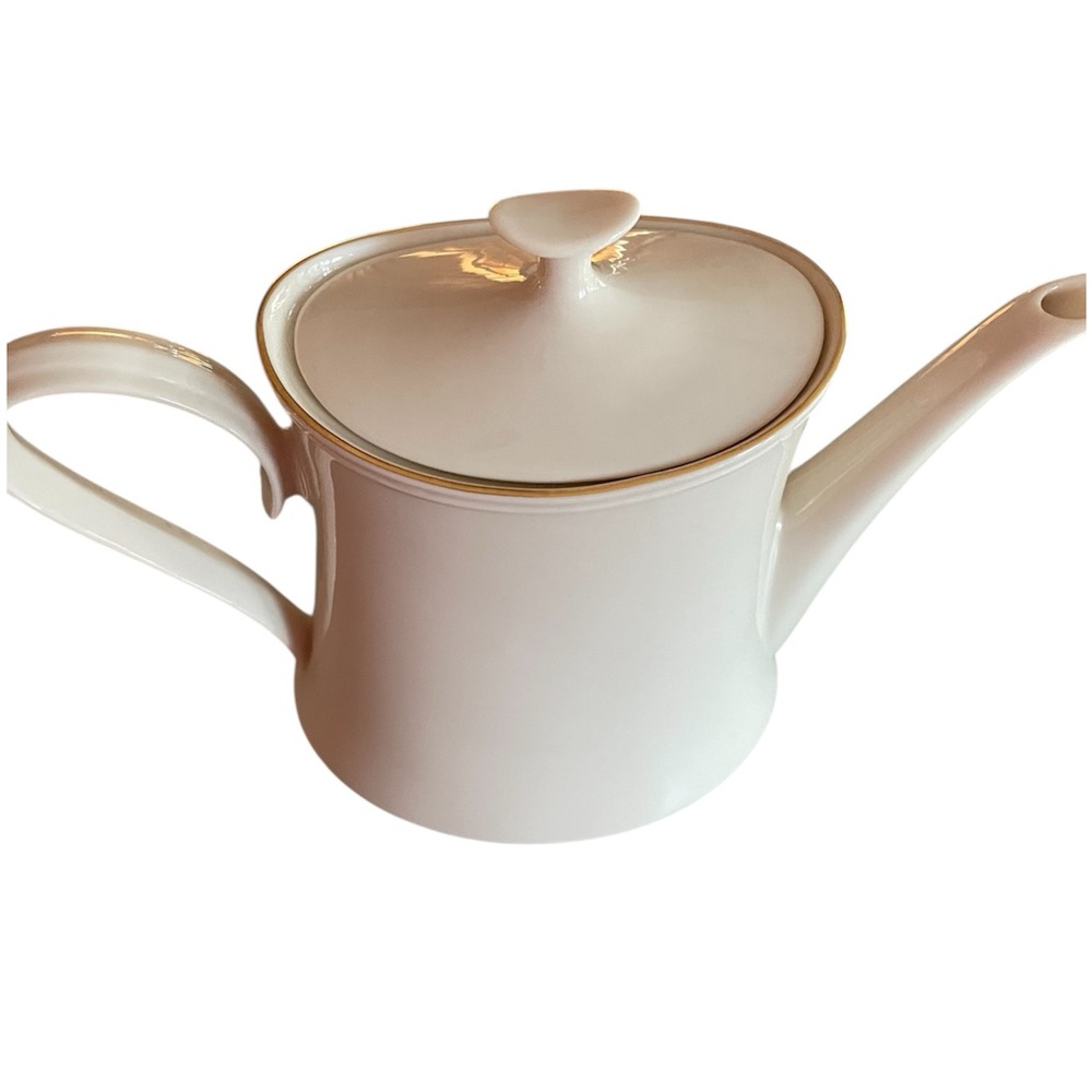 Lenox Eternal ivory fine china coffeepot with Gold Trim, vintage mid 90s special - Picture 3 of 7
